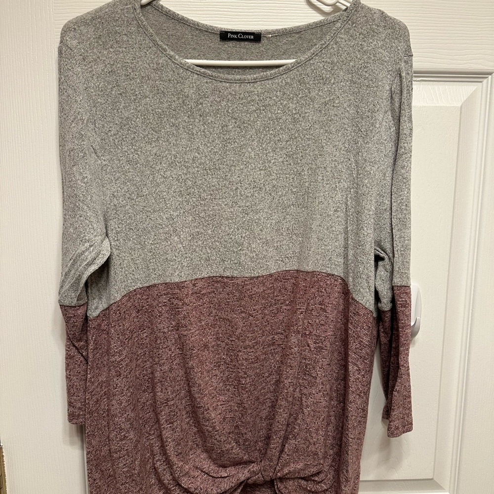 Pink Clover Gray and Red Tie Front 3/4 Sleeve Crew Neck Blouse